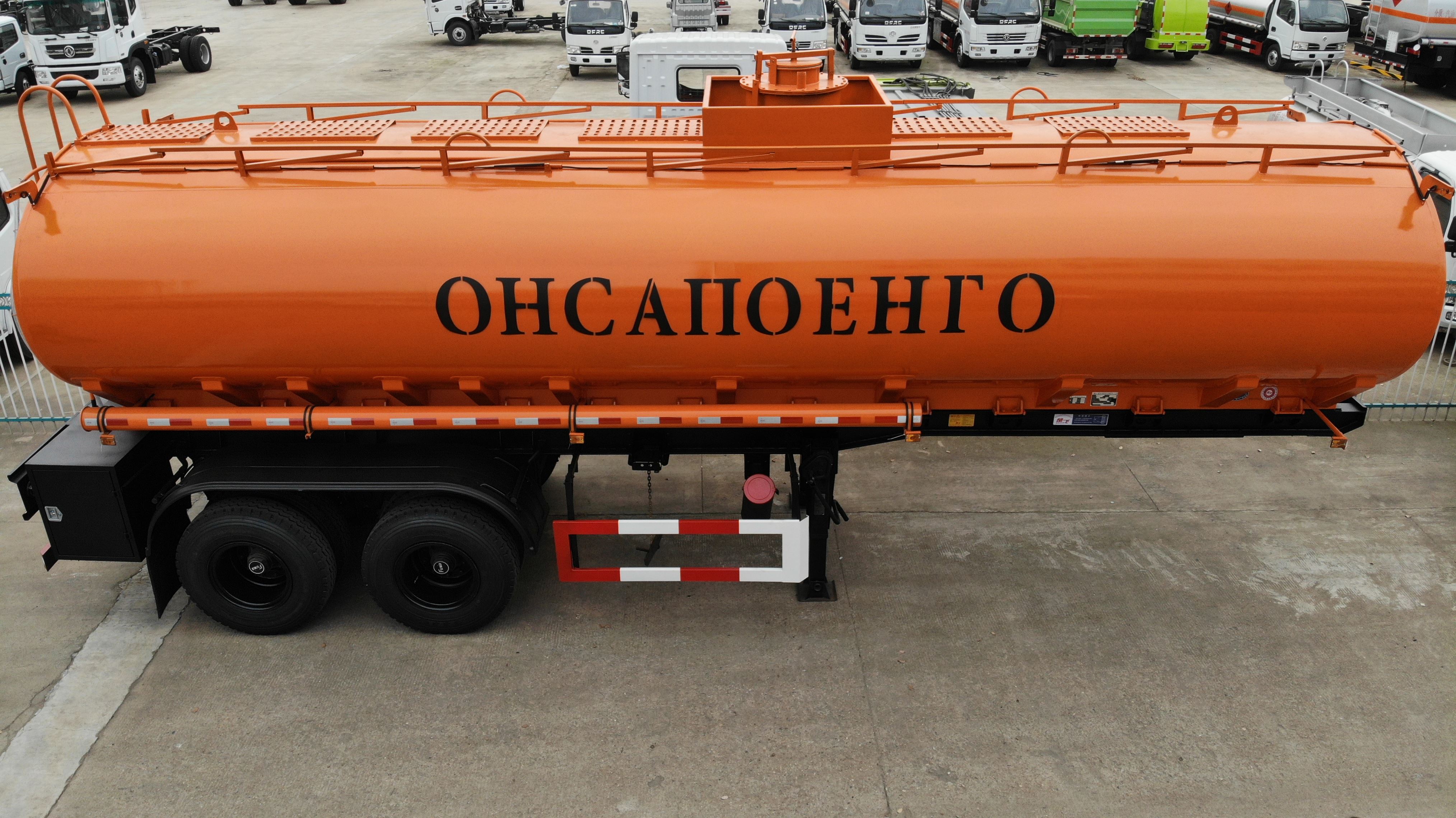 10臺外貿出口運油半掛車，10臺危化品罐車發(fā)車交付客戶